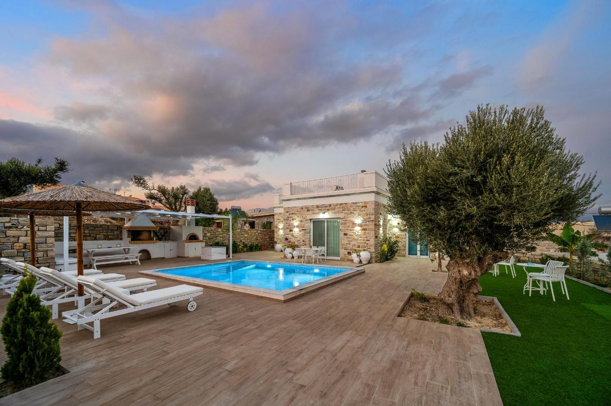 Villa Aphrodite's Luxury Pearls 2